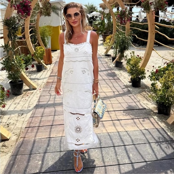 Zara White Embroidered Dress - Picture 2 of 3